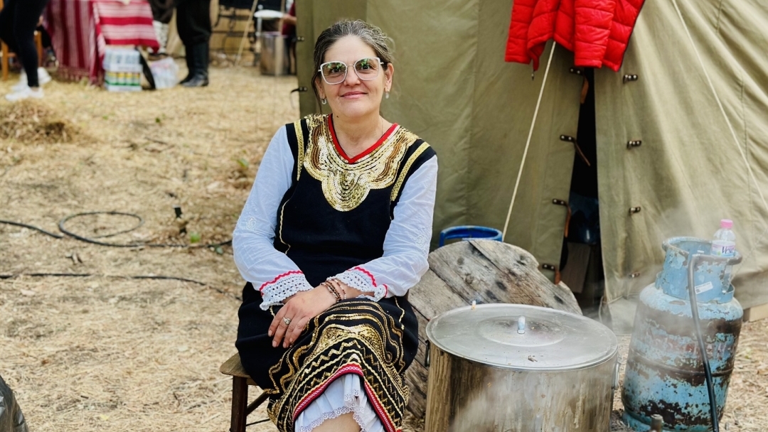 Деветият Комитски събор събра стотици родолюбци в село Червена вода