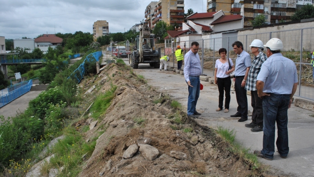 Община Русе започва ремонт на подпорната стена на ОУ 