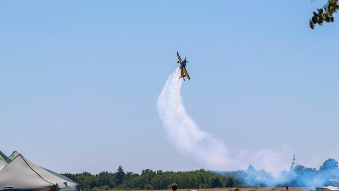 Русе посрещна националния шампионат по безмоторно летене с впечатляващо авиошоу
