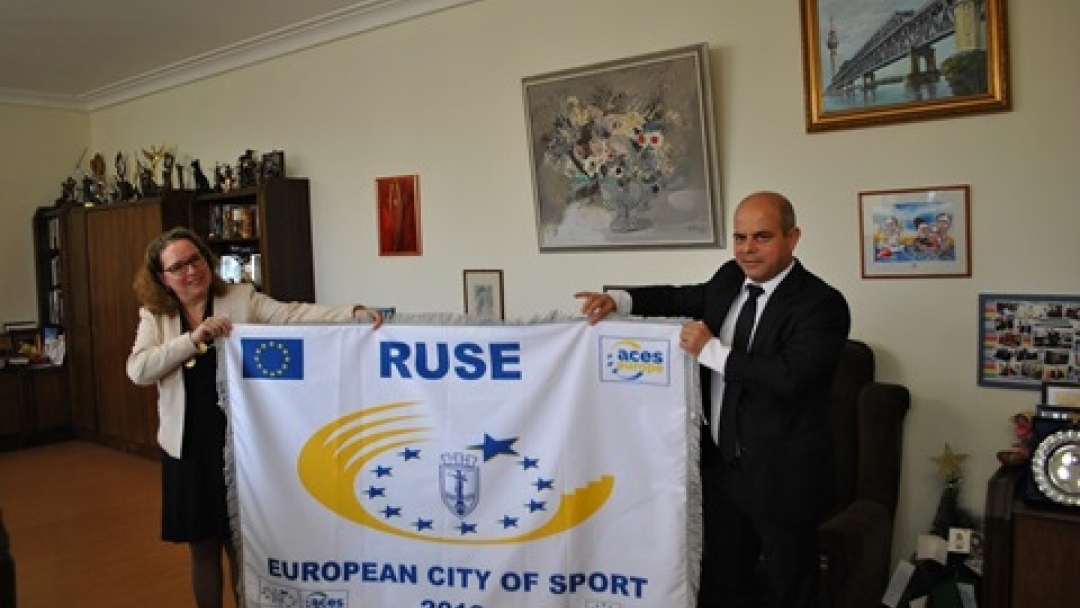 Пламен Стоилов презентира летище Русе пред израелския посланик 