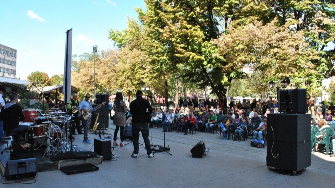 Русе отбеляза Деня на Независимостта с изложба, тържествена церемония и концерт