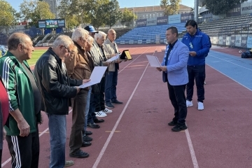 Mayor Pencho Milkov honored the legends of Ruse football who defeated the Roma team 50 years ago