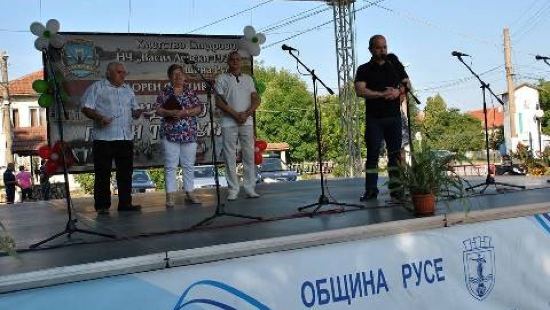 Кметът на Община Русе откри новоизградения фонтан в Сандрово