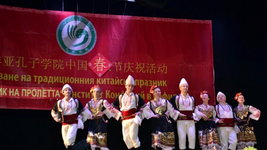 Зрелищен спектакъл за китайската Нова година в Русе 