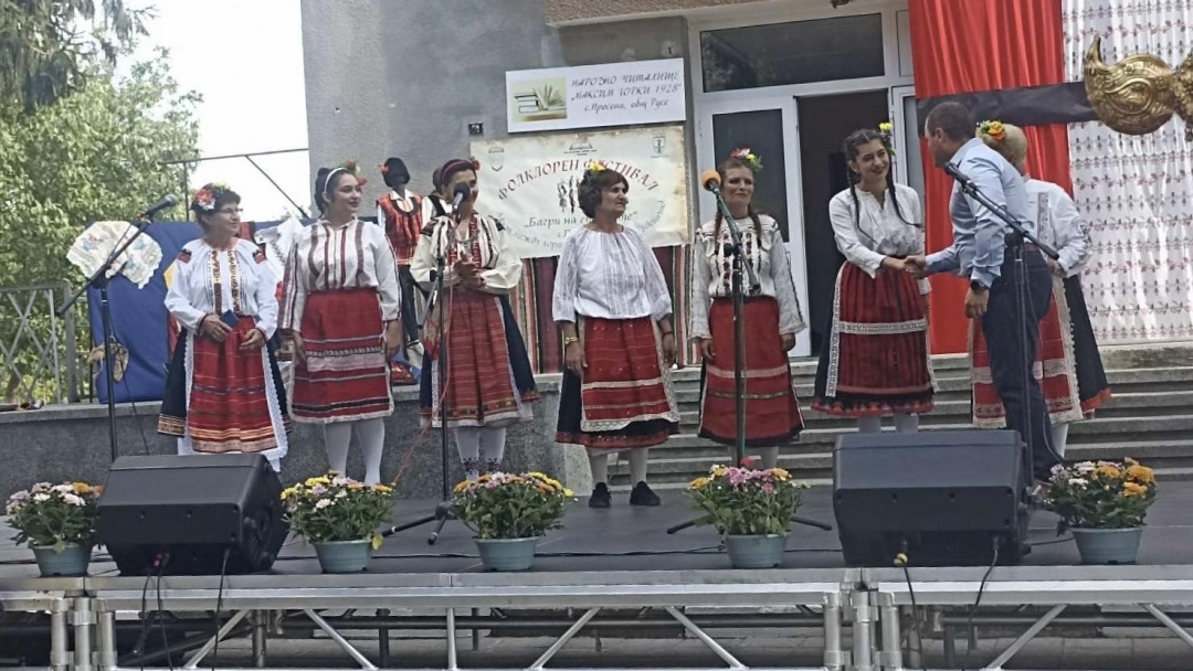 Просена събра таланти от различни етноси на пъстър празник