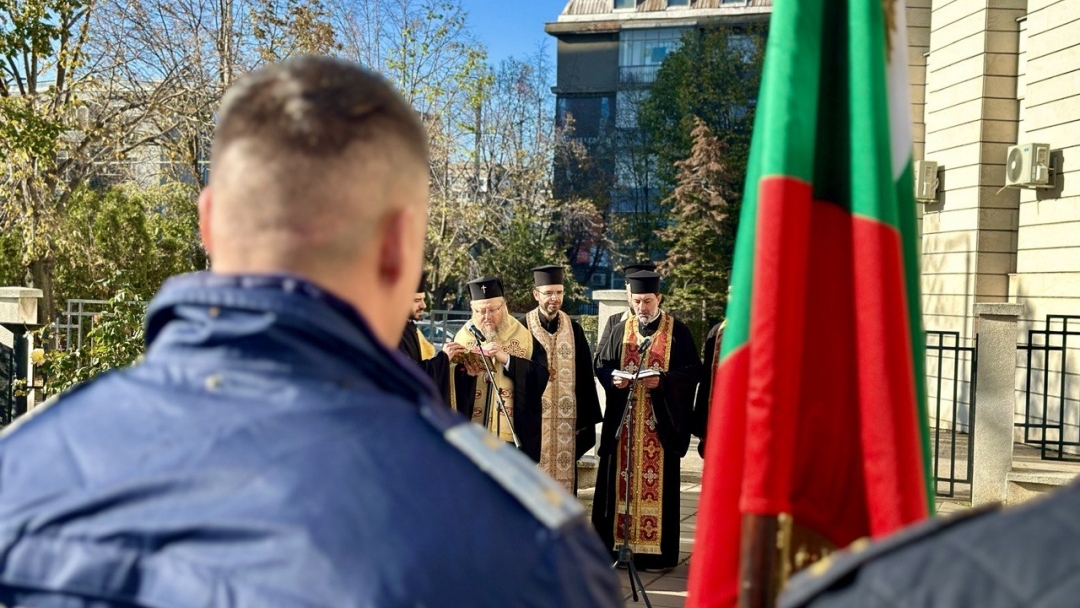 В Русе бе отбелязан професионалният празник на полицията с церемония и награждаване на 145 служители