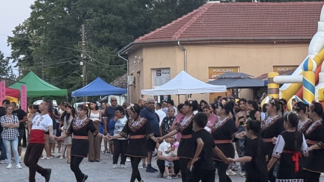 Съборът в Хотанца обедини поколения жители в празник на традициите и фолклора