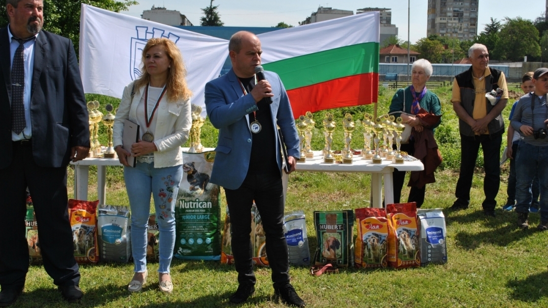 Кметът на Община Русе Пламен Стоилов откри Международната киноложка изложба „За купата на кмета на град Русе“