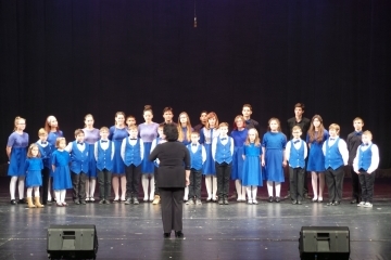 Коледният концерт на Младежки дом впечатли публиката с иновативност и коледен дух