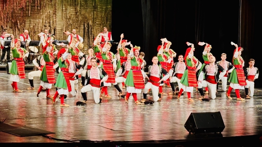 Фолклорен ансамбъл „Русчуклийче“ отбеляза 40 години с концерт „В ритъма на вдъхновението“