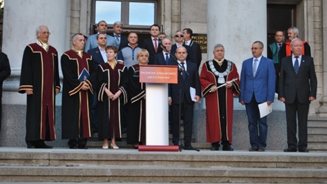 Кметът на Община Русе поздрави студентите от Русенския университет с новата учебна година