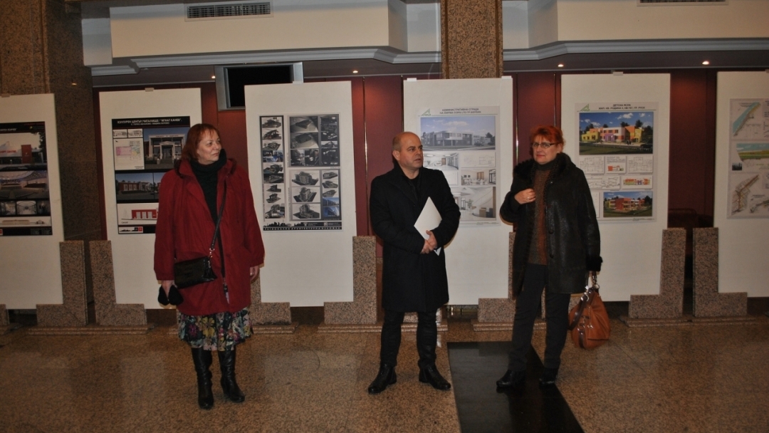 Кметът Пламен Стоилов откри архитектурна изложба