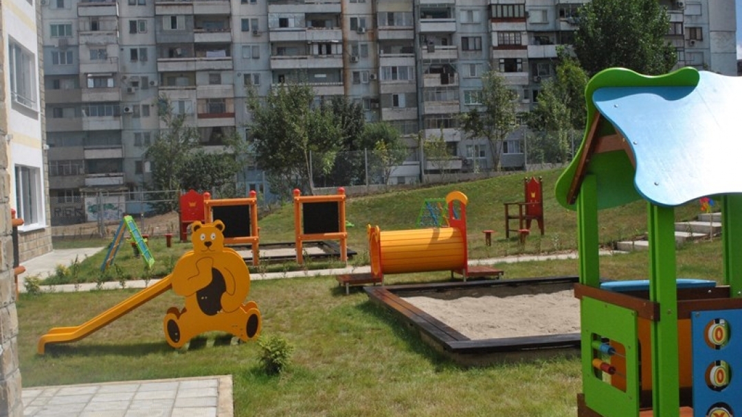 Пламен Стоилов и Бойко Борисов откриха ново детско заведение в Русе 