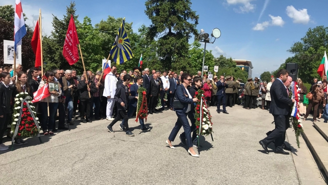 Кметът Пламен Стоилов присъства на церемонията за Деня на победата