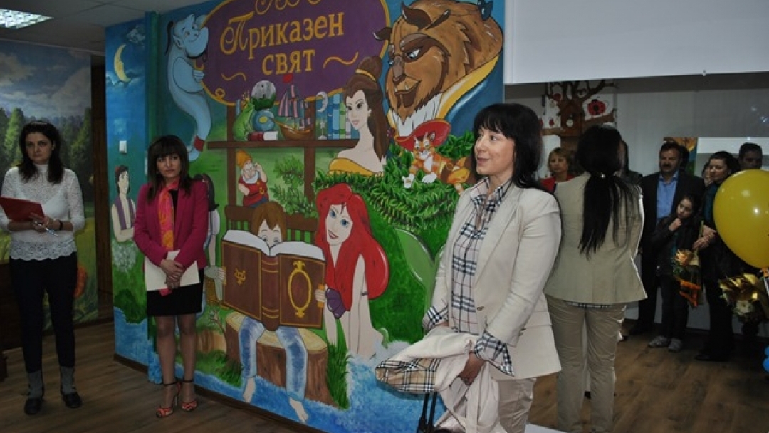Г-жа Ирена Петрова поздрави ръководството на новооткрития детски център „Стаси“ и „Дом Монтесори“ в Русе