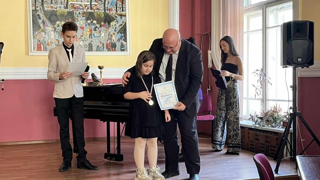 Млади русенски таланти спечелиха куп награди за литературни журналистически творби