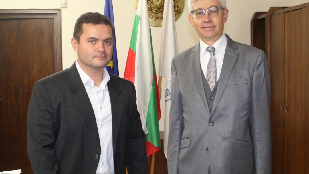 Генералният консул на Русия в Русе г-н Андрей Громов поздрави г-н Пенчо Милков за встъпването му в длъжност като кмет 