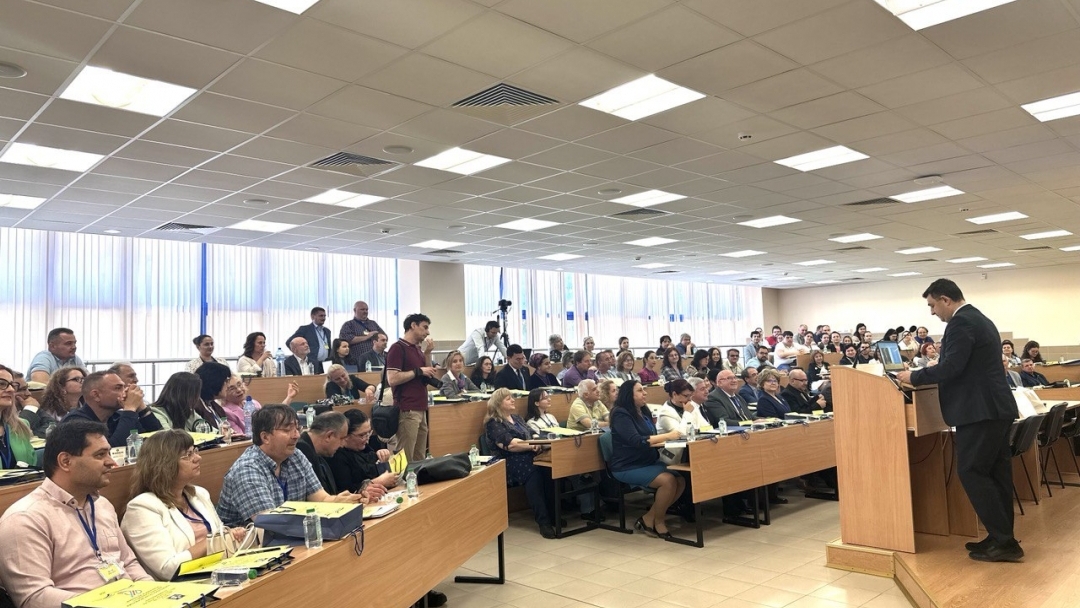 Енчо Енчев уважи откриването на научно-практическа конференция в Русенския университет за дигиталната трансформация на образованието