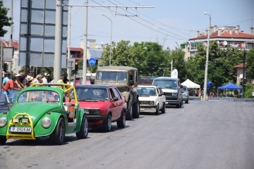 Рекорден брой участници в петия Парад на ретро автомобили в Русе