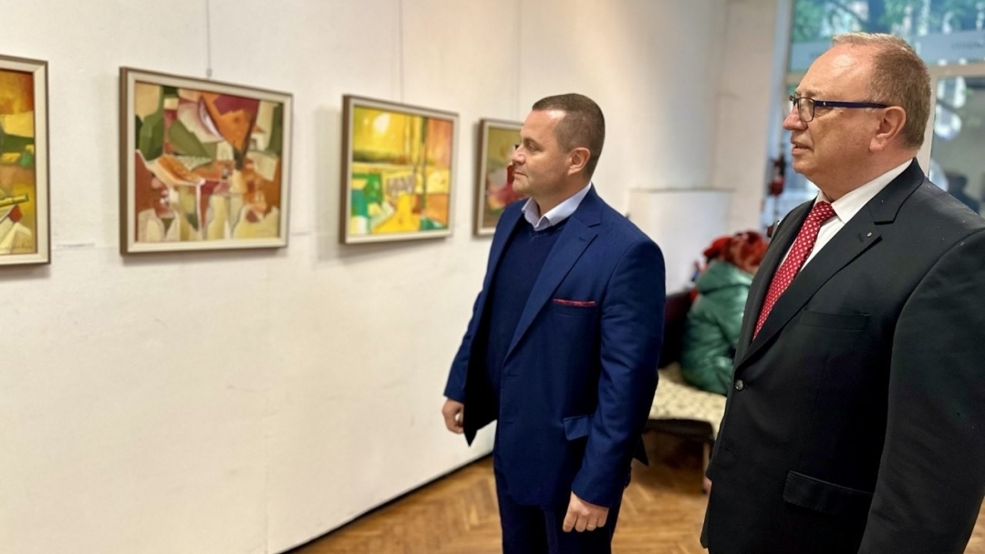 Кметът Пенчо Милков отличи художника Маньо Манев с почетен плакет за 80-годишнината му