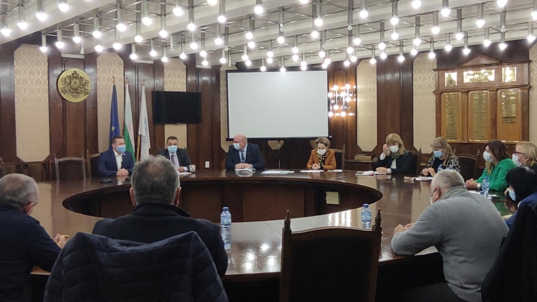 Кметът на Русе Пенчо Милков свика общинския кризисен щаб заради повишената заболеваемост от COVID-19
