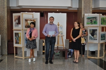 Зам.-кметът Страхил Карапчански награди участниците в Международен детско-юношески пленер „Арт пристан Русе“ 