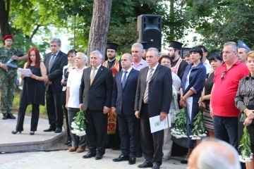 В навечерието на 2 юни откриха Мемориал на загиналите във войните