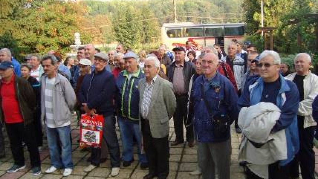 Спасимир Димитров връчи поздравителен адрес от кмета Стоилов на офицерите и сержантите от запаса и резерва