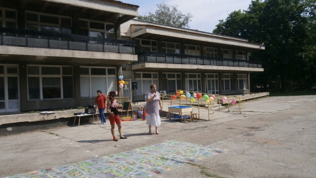 Със спортен празник и тържество завършиха учебната година  в ЦДГ „Зора”