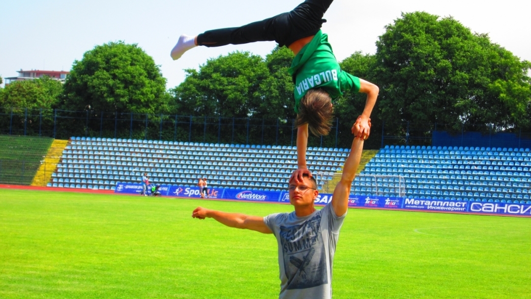 Лекоатлетически многобой посветиха на Деня на българския спорт