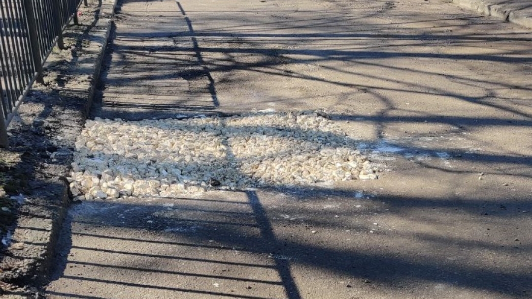 Продължават ремонтните дейности и почистването на улиците в Русе