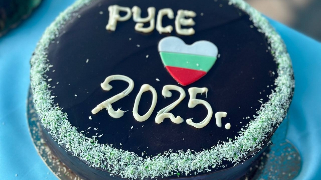 18-годишният Аслан Ахмедов е големият победител в конкурса за нетрадиционна торта „Гараш“ 