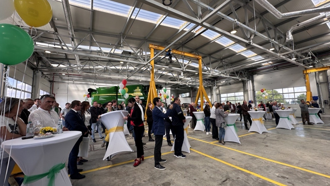 Кметът Пенчо Милков и ръководството на „Мегатрон“ откриха модерния комплекс на компанията в Мартен