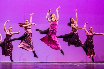 Грандиозен годишен концерт поднесоха балерините от 