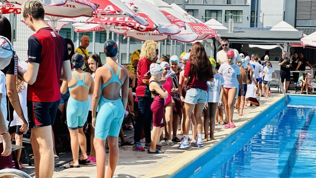 Десетото издание на турнира по плуване „Александър Русев“ събира 80 деца в двудневна надпревара