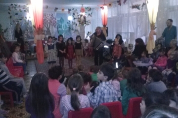 Есенен карнавал устроиха днес децата от ЦДГ 