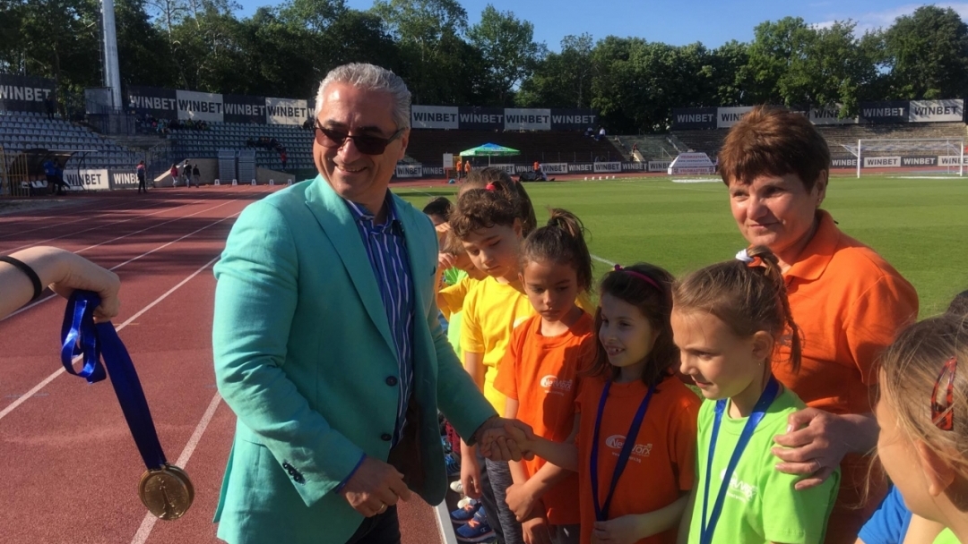 Зам.-кметът инж. Димитър Наков даде старт на Международния турнир „Младост“