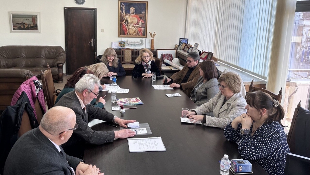 Кметът Пенчо Милков и синдикатите подписаха анекс към Колективния трудов договор за системата на предучилищното и училищното образование в община Русе