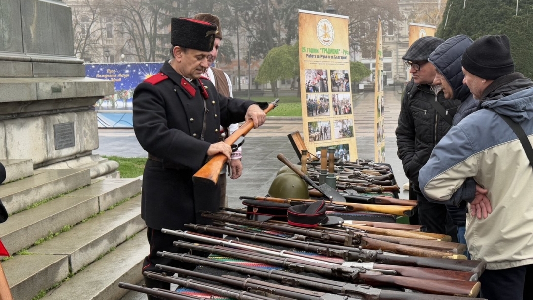 Изложба с редки оръжия на дружество „Традиция" разказва за славната военна история на България