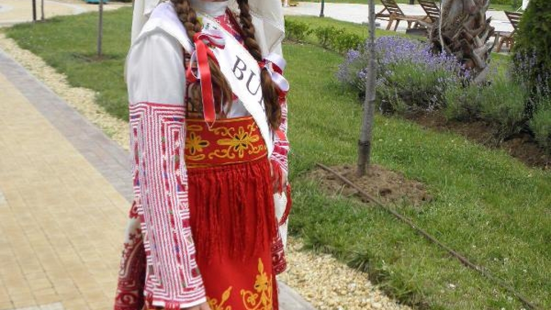 9-годишна русенка стана „Първа принцеса на планената“ на международен конкурс