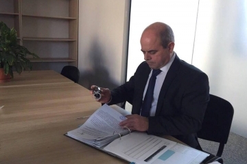 Кметът Пламен Стоилов подписа договор за безвъзмездно финансиране на проект "Реконструкция и рехабилитация на пешеходна среда и изграждане на зони за обществен отдих"