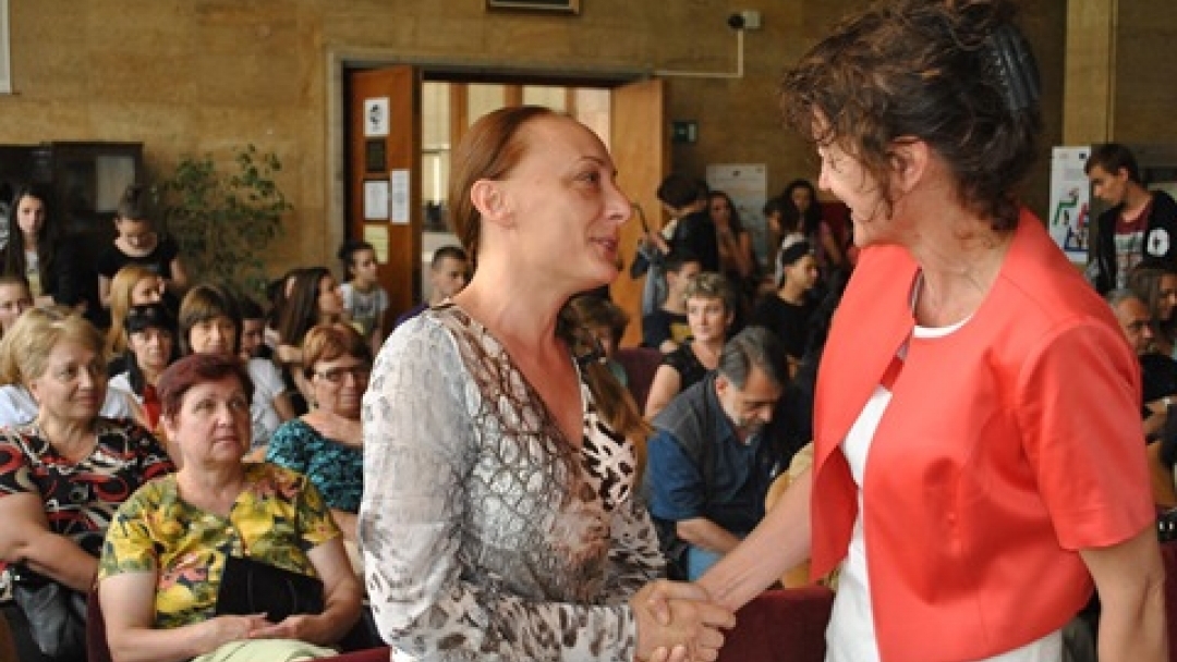 Зам.-кметът Наталия Кръстева посети изложбата „135 г. Българска официална статистика“