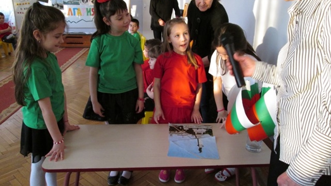 Открит урок по родолюбие изнесоха деца от ЦДГ „Червената шапчица“