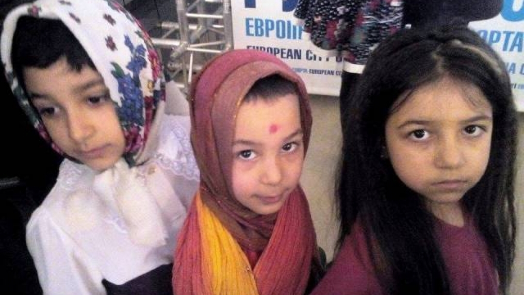 Спектакъл 'Pret a porter дебют на млади етно-дизайнери' събра над 200 деца