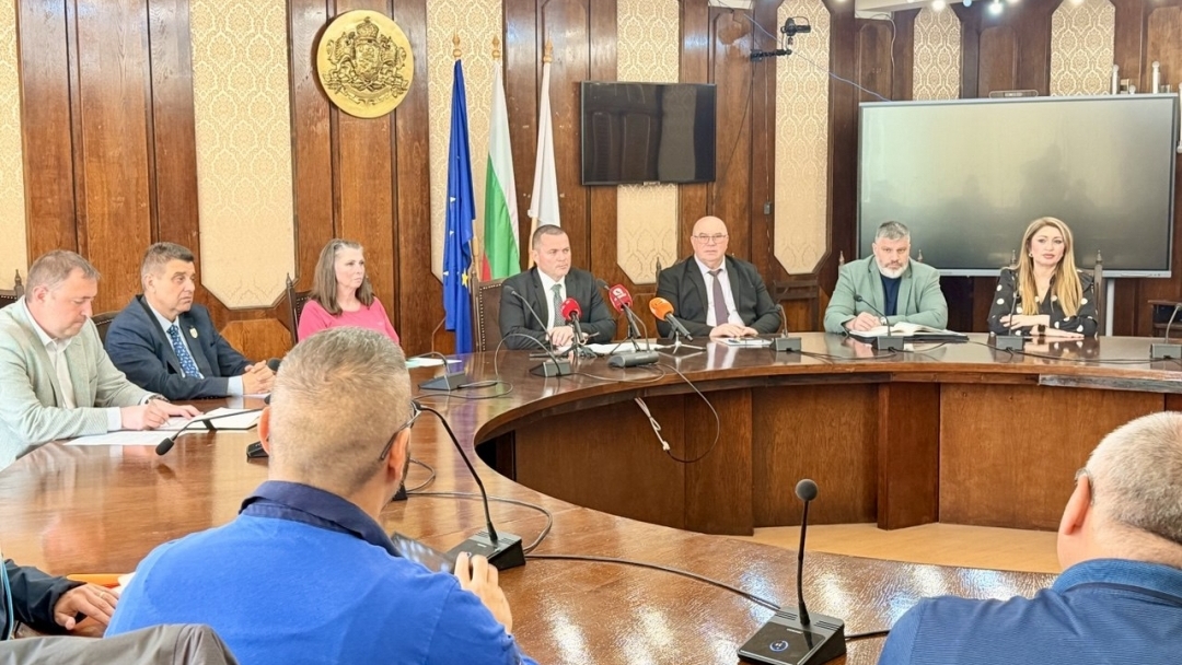 Кметът Пенчо Милков и екипът му представиха актуална информация по важни за жителите на общината теми