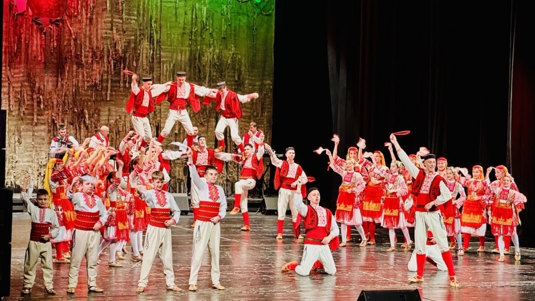 Фолклорен ансамбъл „Русчуклийче“ отбеляза 40 години с концерт „В ритъма на вдъхновението“