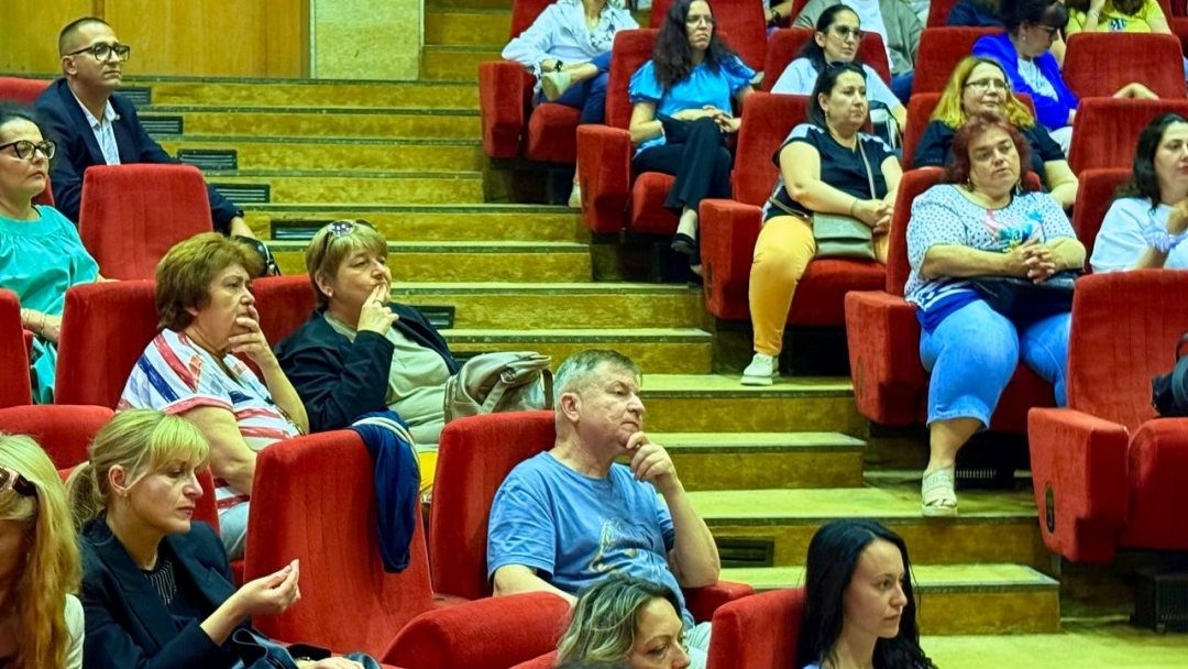 Експерти дискутираха в Русе как да говорим с децата си, за да ги чуем навреме