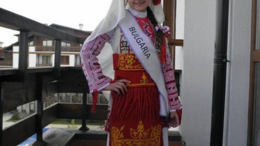 9-годишната Ралица Ангелова грабна първа награда на Международен конкурс за красота 