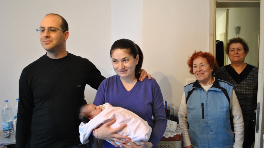 Кметът Пламен Стоилов дари Бебе на годината 2015