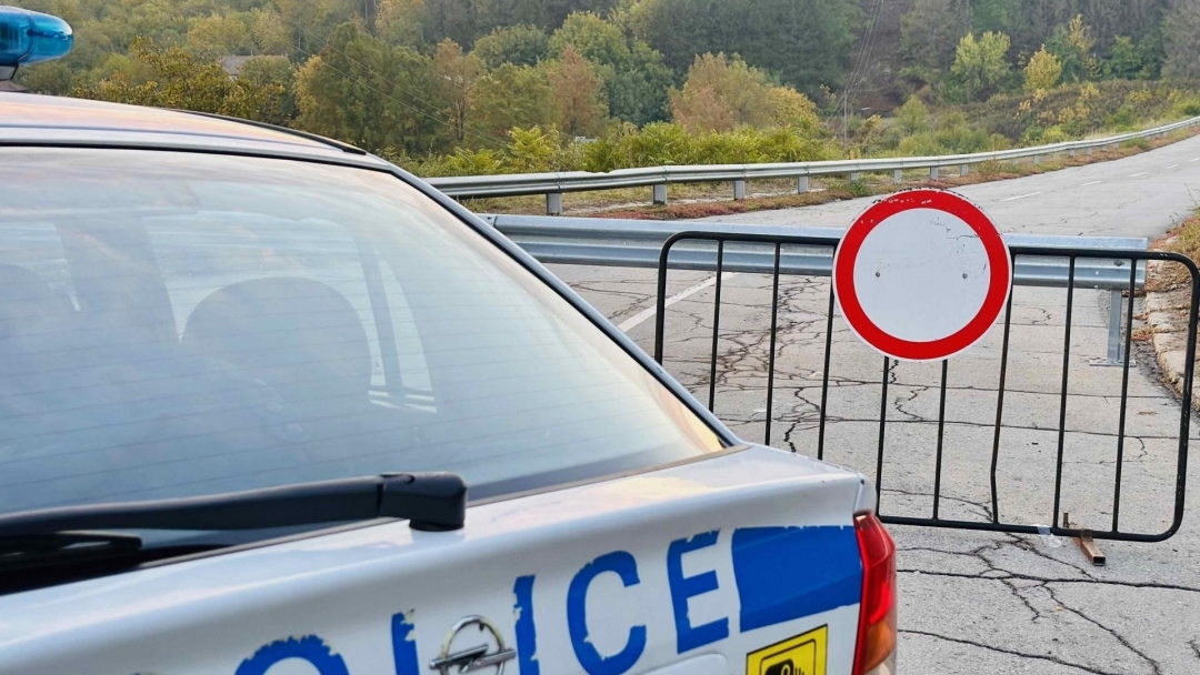 Свлачището на язовирната стена в Николово не се увеличава, комисия от инженери ще даде становище за укрепването й